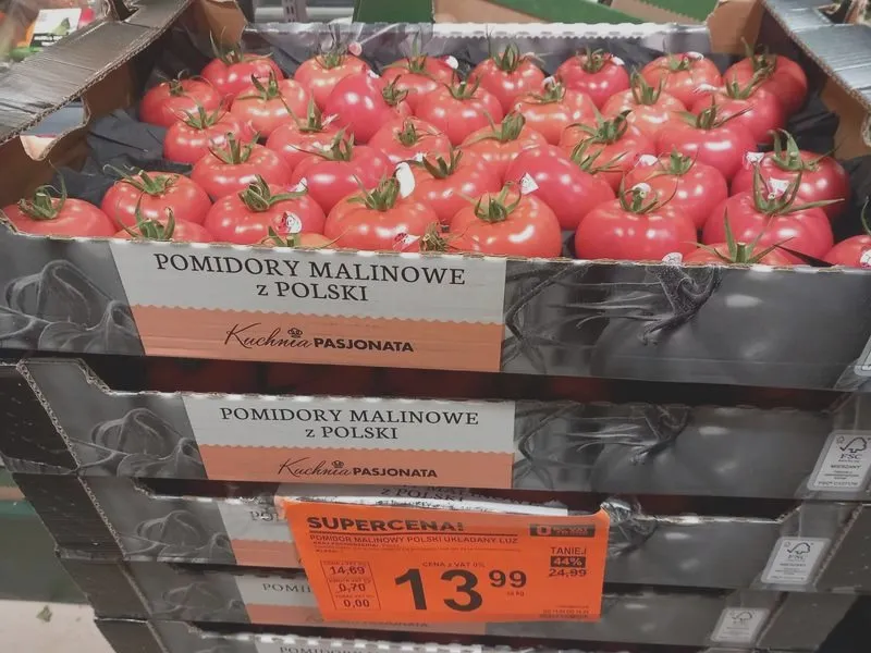 Ile kosztują pomidory w Biedronce? Sprawdź aktualne ceny i promocje!