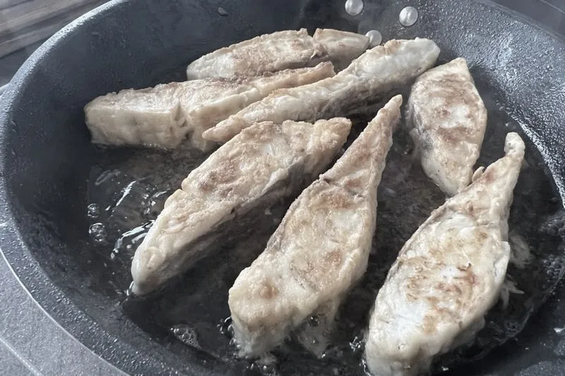 Jak długo i w jaki sposób smażyć filet z ryby, aby był idealny?