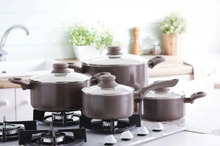 Najlepsze garnki do kuchni ceramicznej – co warto wiedzieć przed zakupem?
