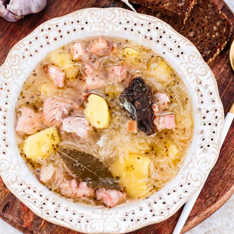 Sekret idealnej kwaśnicy – jak się gotuje tę tradycyjną zupę?