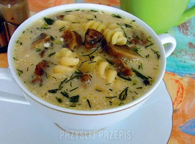Zupa grzybowa: z jakim makaronem smakuje najlepiej