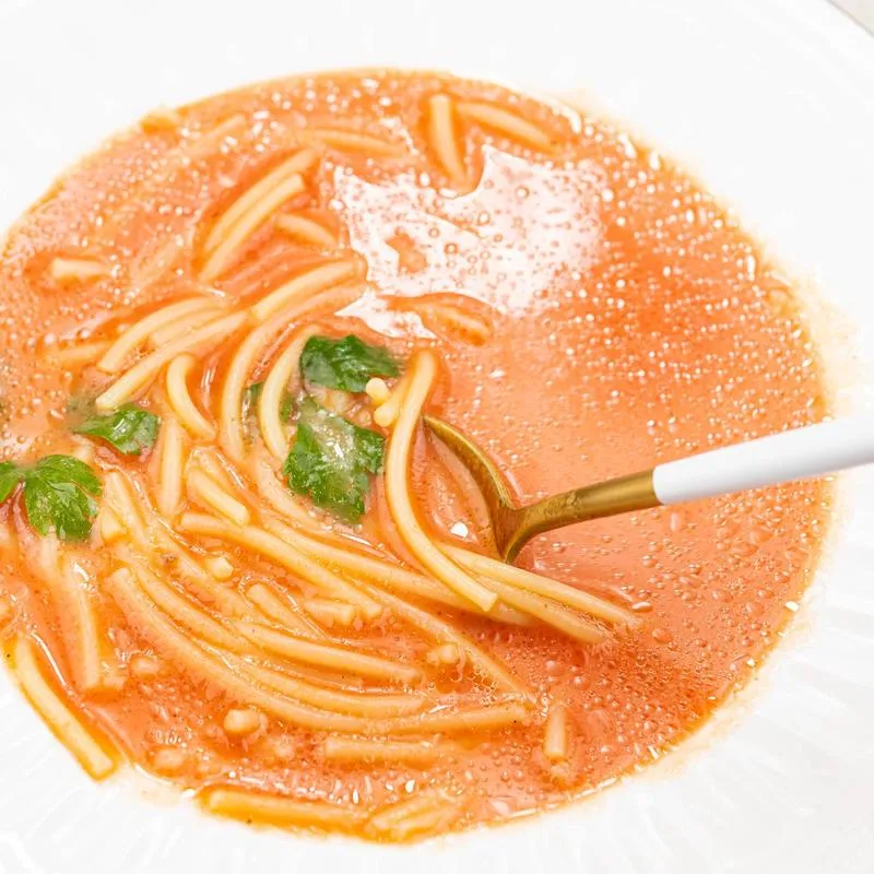 Zupy bez warzyw: Przepisy, które zaskoczą Twoje podniebienie