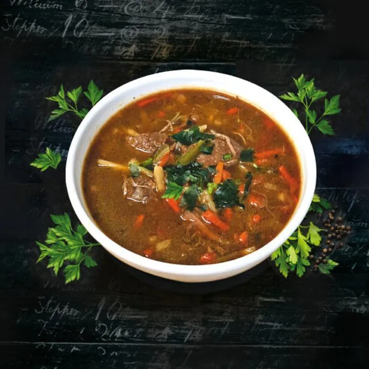 Zupy na wywarze wołowym, które oczarują Twoje podniebienie