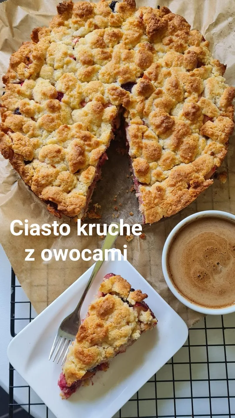 Kruche ciasto z owocami