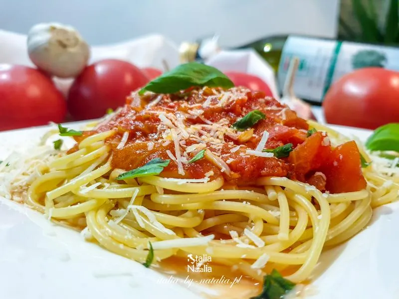 Spaghetti z pomidorami przepis krok po kroku