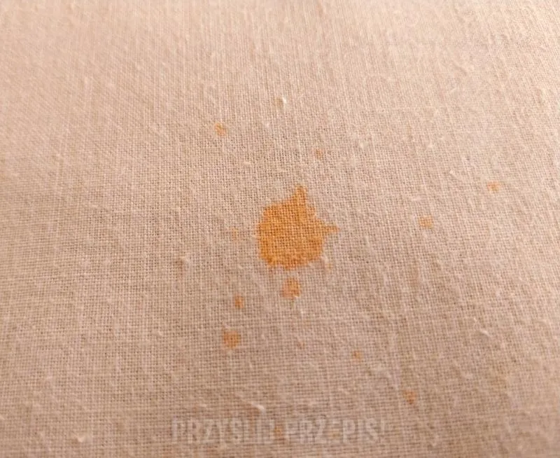 Usuwanie plam z pomidorów