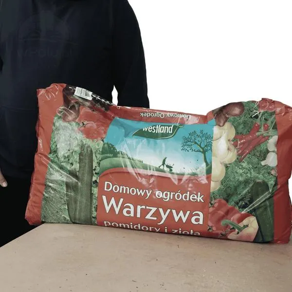 Wzbogacanie gleby do pomidorów